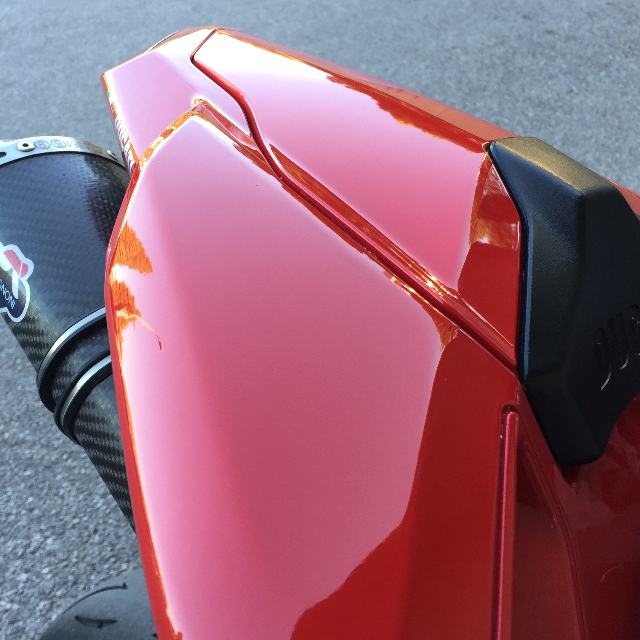 Κόκκινη λεπτομέρεια Ducati